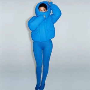 KHY / SKIMS | NWT New Standard Puffer in Blue | Kylie Jenner Brand | sol…